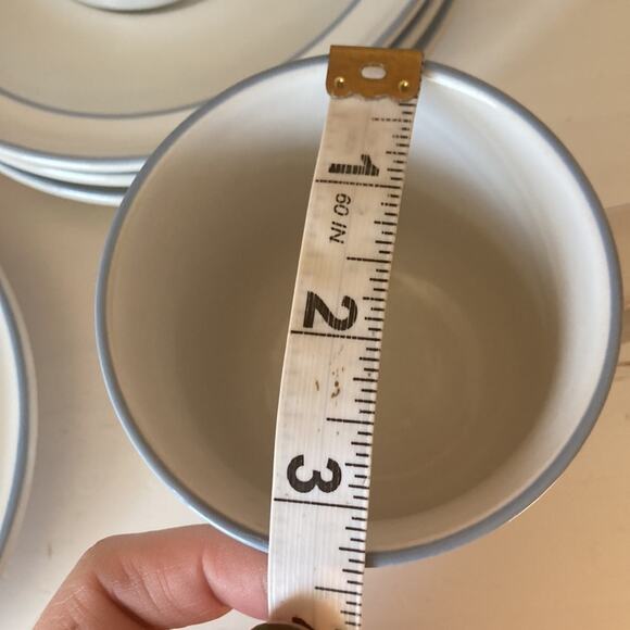 Vintage Chantilly Fleur de Lune Cups & Saucers, Service for 4 - Picture 10 of 13